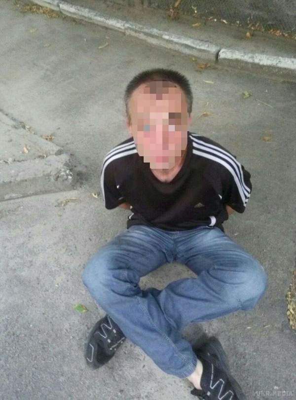 У Києві двоє бандитів пограбували дитсадок. Пограбування сталося у Святошинському районі столиці.