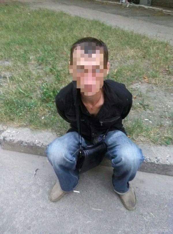 У Києві двоє бандитів пограбували дитсадок. Пограбування сталося у Святошинському районі столиці.