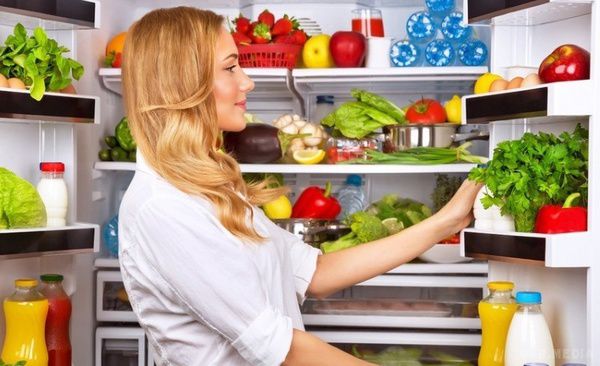 ТОП-5 продуктів, які не можна зберігати в холодильнику. Чи впевнені ви, що всі продукти, які лежать у вашому холодильнику, повинні там знаходитися?