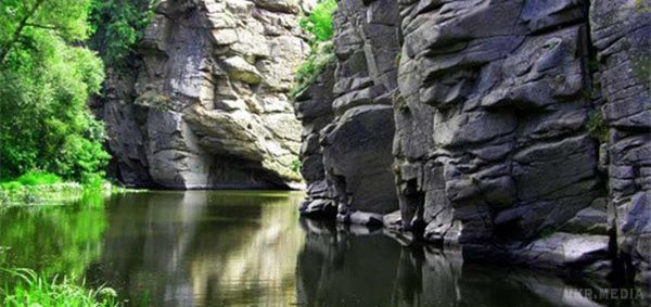 Диявольське лігво або Гранд-каньйон по-українськи (фото). На Україні є багато унікальних місць, незмінно викликають інтерес і захоплення туристів. 