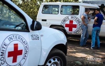 Червоний Хрест відправив гумдопомогу на Донбас. Прикордонники зафіксували 19 транспортних засобів МКЧХ.