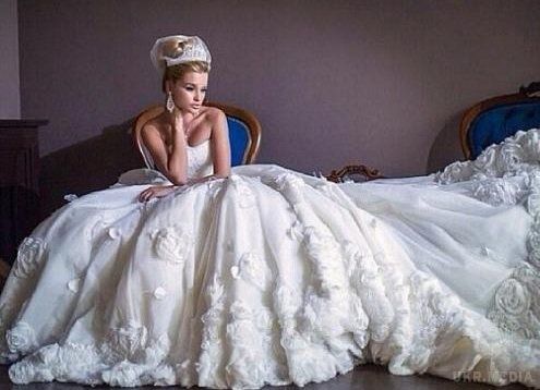 Ксенія Бородіна знову одягла весільну сукню (фото). Ксенія Бородіна знову одягла весільну сукню, в якій до цього виходила заміж за Курбана.