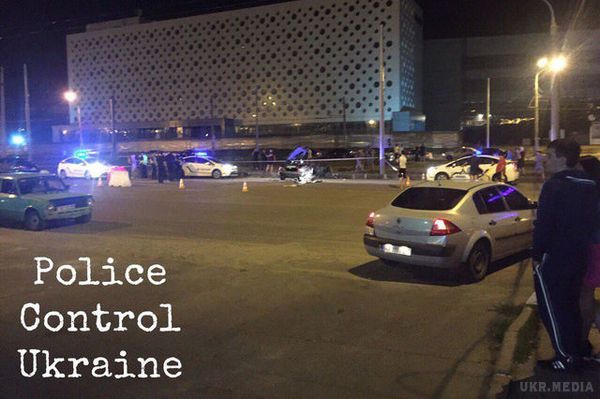 Страшна ДТП в Харкові: загинули водій і пасажир BMW (фото). Іномарка рухалася з перевищенням швидкості.