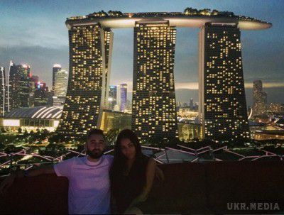 Репер Моп і його дружина проводять медовий місяць в Сінгапурі. Нещодавно стало відомо, що відомий російський репер Моп зв'язав себе узами шлюбу з героїнею кліпу «Капкан» Марією. Зараз щаслива сім'я відпочиває в Сінгапурі.