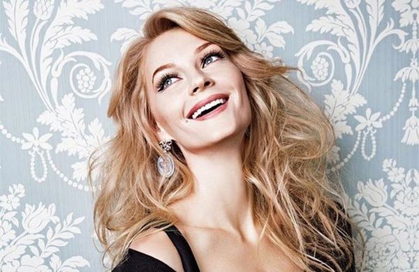 Світлана Ходченкова похвалилася ідеальним тілом (фото). Світлана Ходченкова вирішила провести літній відпочинок не на закордонному курорті, а на березі Волги. 