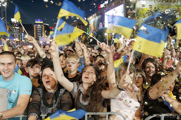 Вихідні на День незалежності України 2016: скільки днів будуть відпочивати українці. На ювілейний День незалежності в цьому році українців чекає додатковий вихідний в середині тижня