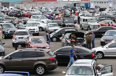 Українці втрачають інтерес до б/у автомобілів. Продажі скоротилися на 10%.