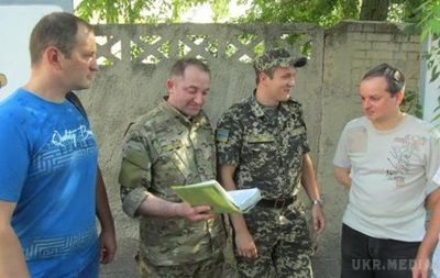 Військкомати Харкова почали розсилати повістки. Військовозобов'язаних не будуть відправляти в зону АТО, заявив обласний військкомат.