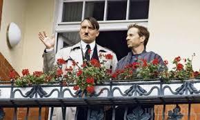 Комедія про пригоди Гітлера в XXI столітті може номінуватися на "Оскар". Німецький фільм «Він знову тут» може потрапити в список з восьми німецьких картин, які зможуть претендувати на «Оскар».