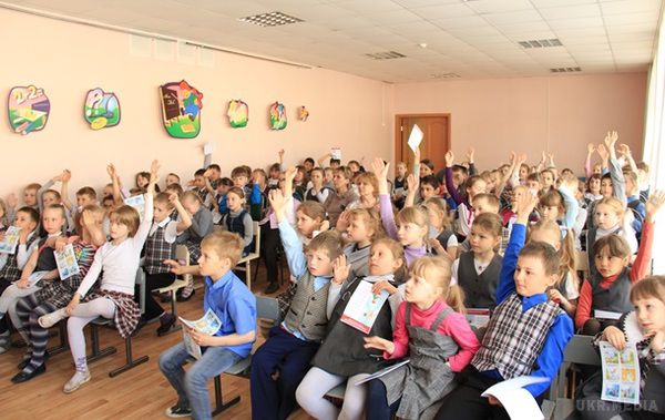 У школах Польщі з'являться українські класи. Рішення мотивовано збільшенням кількості українців у Польщі.