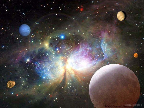 Вчені виявили нову асиметричну галактику. Відомий космічний телескоп Хаббл зміг помітити нову неправильної форми галактику НГЦ 2337, розташовану в 25 мільйонів світлових років від землі в сузір'ї рисі. Галактиці не вистачає регулярності у своїй структурі, внаслідок чого вона лише на 25% схожа на інші іррегулярні простору Всесвіту.