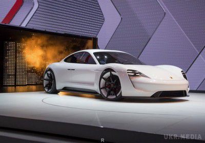Porsche має намір випустити електричний кросовер до 2020 року. Німецький автомобільний концерн Porsche збирається випустити електричний кросовер до 2020 року. Наголошується, що автомобіль швидше за все стане другим електрокаром в модельному ряду німців після запуску серії Mission E.