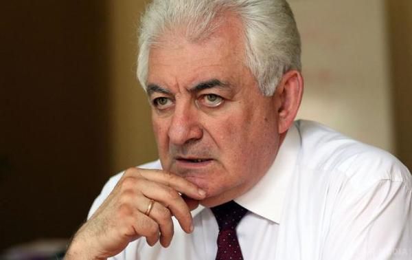 Прокуратурой  виявлено підроблені результати ЗНО для двох тисяч дітей посадовців. Завищення результатів ЗНО надало незаконні переваги у доступі до вищої освіти сотням абітурієнтів, переважно дітей керівників органів державної влади вищого рівня, правоохоронних органів.., 