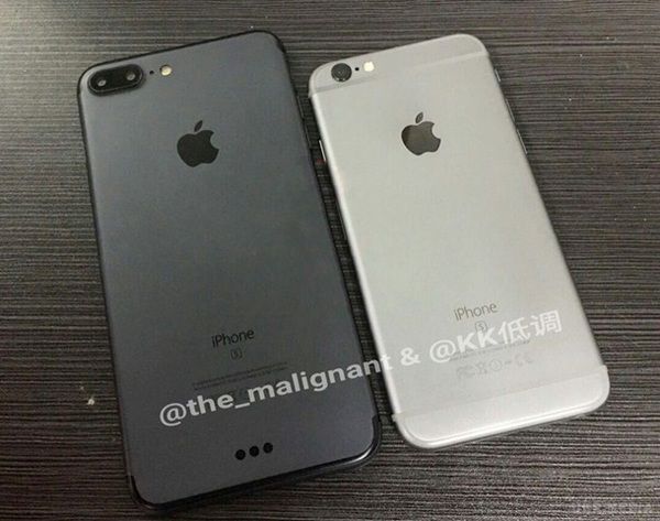 iPhone 7 Plus VS iPhone 6S. Знімок демонструє, наскільки новий гаджет буде більше попередника.