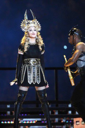 День народження Мадонни: ТОП-10 епатажних образів іменинниці (фото). Сьогодні, 16 серпня, найпопулярніша світова співачка Мадонна відзначає свій 58-й день народження. 