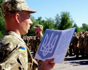 Стало відомо, хто потрапить під призов у разі сьомої хвилі мобілізації. Бірюков заявив, що сьома хвиля мобілізації може бути оголошена у разі різкої ескалації на Донбасі.