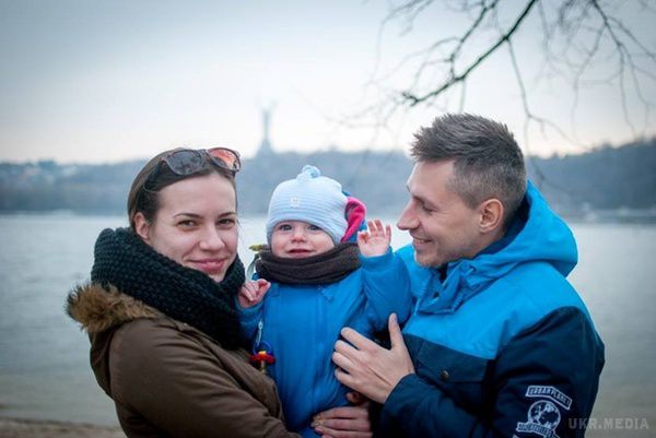 Човен з українцями в Греції катер-вбивця розсік навпіл. Біля берегів Греції, біля острова Егіна неподалік від Афін, в морі зіткнулися туристичний човен і швидкісний катер.