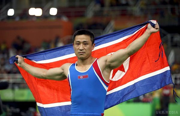  Ріо-2016. Названий самий нещасний олімпійський чемпіон. 31-річний гімнаст з КНДР Лі Сегван на Олімпіаді в Ріо-де-Жанейро завоював "золото" в опорному стрибку.