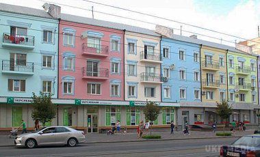 У центрі Вінниці будинок пофарбували в стилі старого Амстердама: фото. У Вінниці з'явився мурал-арт Старий Амстердам в честь Дня міста, який відбудеться 3 вересня.