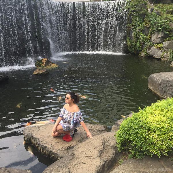 Наташа Корольова в міні відпочиває з сином в Японії (фото). Співачка Наташа Корольова порадувала шанувальників на сторінці в Instagram забавним сімейним фото.
