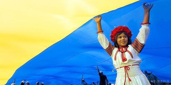 Найбільший Прапор України розгорнуть в небі на Дніпропетровщині. Найбільший прапор України буде відкрито 24 серпня в небі над Дніпропетровською областю.