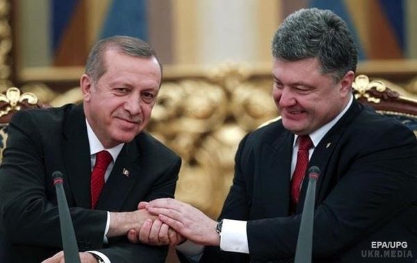 Ердоган - Порошенко: Анексію Криму не визнаємо. Турецький президент запевнив українського колегу у незмінності позиції по Криму.