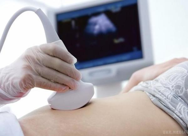 Вагітна китаянка не може народити вже майже півтора року. Вагітність у жінки почалася в лютому 2015 року та в листопаді подружжя вже готувалися до появи новонародженого.