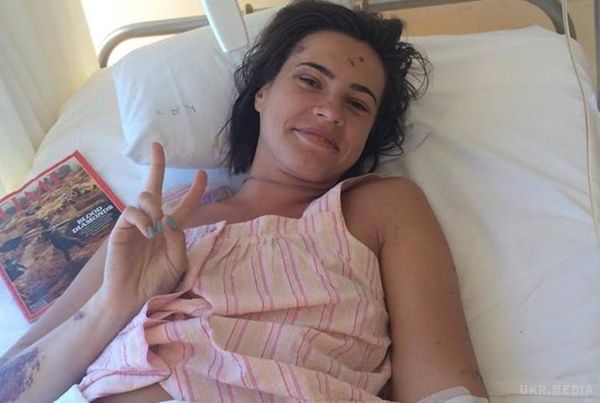 Вижила в зіткненні човнів в Греції українка: "Всіх люблю, скоро буду вдома!". 28-річна Анастасія Чередник з Дніпра, разом з чоловіком Євгеном опинилася в нещасливому човні, який буквально розрубав швидкісний катер біля берегів острова Едіна, все ще перебуває в місцевій лікарні. 