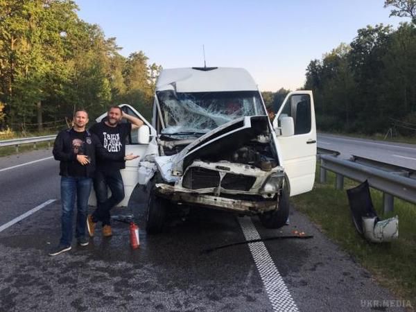 В дорожньо-транспортну пригоду потрапив відомий український гурт(фото). Як повідомив лідер гурту Олег Фагот Михайлюта у Facebook, постраждалих серед учасників ДТП немає. 