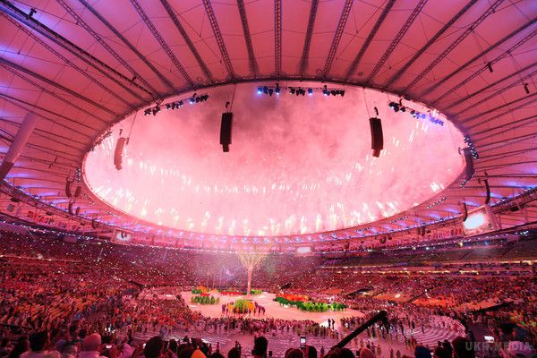 Олімпійські ігри в Ріо-2016 оголошені закритими (фото). Президент МОК закрив Олімпіаду в Бразилії і закликав з нетерпінням чекати наступні літні Ігри в Токіо.