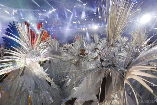 Олімпійські ігри в Ріо-2016 оголошені закритими (фото). Президент МОК закрив Олімпіаду в Бразилії і закликав з нетерпінням чекати наступні літні Ігри в Токіо.