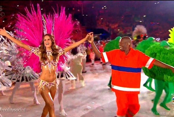 На церемонії закриття Олімпіади - 2016 блищала бразильська супермодель (фото). Церемонія закриття літньої Олімпіади в Ріо-де-Жанейро не обійшлася без появи місцевої супермоделі. 