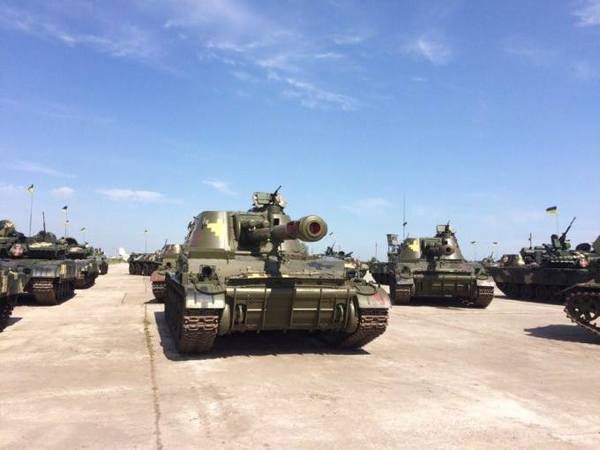 На військовому аеродромі Чугуєва Президент України  передасть військову техніку армії (ФОТО). Верховний Головнокомандувач ВПС України Петро Порошенко урочисто передав сертифікати відповідності на озброєння і військову техніку.