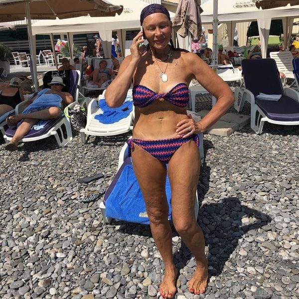 69-річна актриса Тетяна Васильєва позує в сміливому бікіні. (фото). Актриса без сорому продемонструвала фігуру на пляжі.
