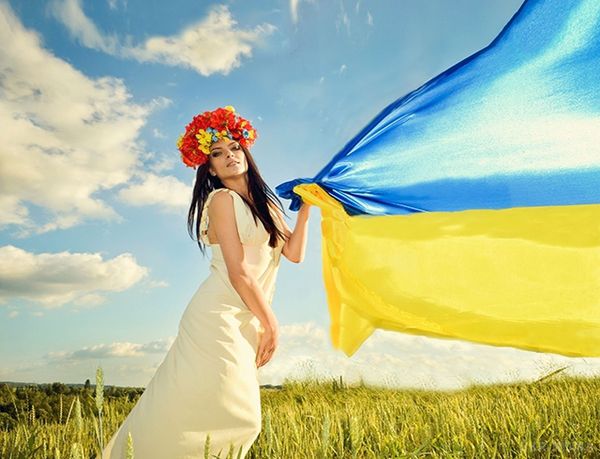 Привітання у віршах до Дня Незалежності України. Сьогодні Україна відзначає 25 - річницю незалежності.