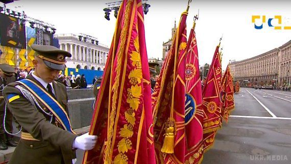 Україна відзначає 25-й День Незалежності: На Хрещатику пройшов військовий парад (фото). Україна сьогодні відзначає 25-ту річницю Незалежності. По всій країні заплановано безліч заходів. Самі помпезні святкування Дня Незалежності проходять, звісно, у Києві.