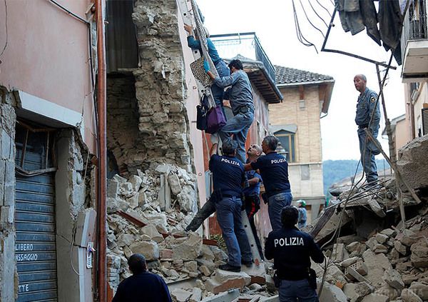Жертвами землетрусу в Італії стали щонайменше 120 осіб. Понад 350 людей отримали поранення