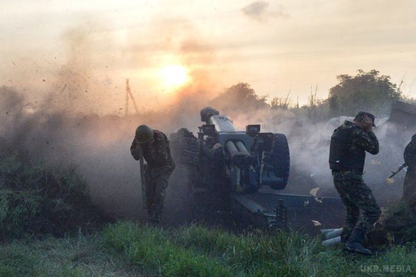 Бойовики на Донбасі за добу 85 разів обстріляли сили АТО -  прес-центр штабу. На маріупольському напрямку ворог із 122 мм самохідних установок випустив понад сотню снарядів по Широкиному.