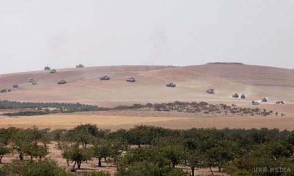  Туреччина ввела на територію Північної Сирії додаткові танки.  Вимагає, щоб курдські повстанці відступили.