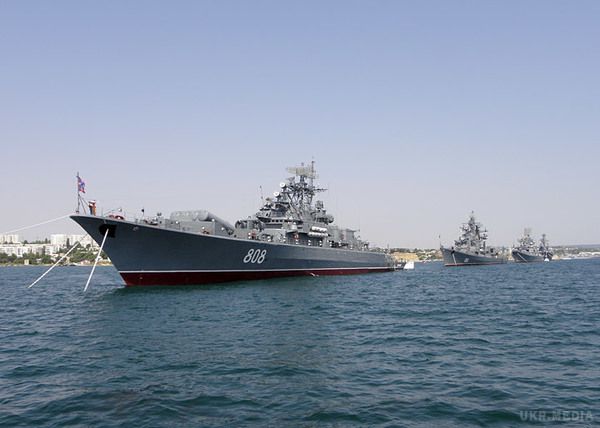 Кораблі ВМФ Росії вийшли в Чорне і Каспійське моря для перевірки боєготовності. Ці навчання стали найбільшими в Росії за останні  роки.
