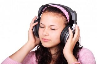 Вчені: музика може посприяти в лікуванні раку. В експериментах взяли участь близько трьох тисяч осіб.
