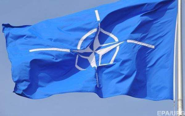 НАТО закликало Росію знизити кількість перевірок боєговности. У НАТО висловили стурбованість російськими військовими навчаннями.
