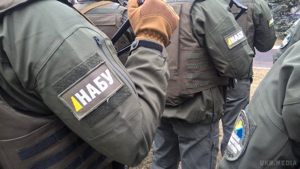 НАБУ спіймали чиновника Укрзалізниці на розкраданні понад 13 млн грн,. Йому загрожує позбавлення волі на термін від 7 до 12 років з конфіскацією майна