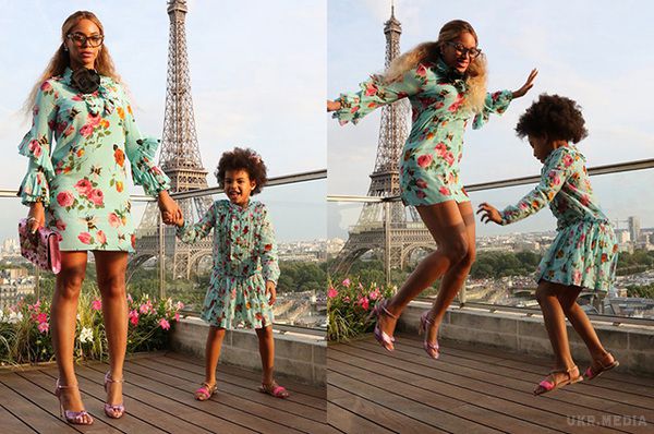 Дочки-матері: Бейонсе і Блю Айві позують в однакових нарядах на тлі Ейфелевої вежі (фото). Фотографія Бейонсе і Блю Айві стала одним з найбільш обговорюваних знімків в блозі поп-діви.
