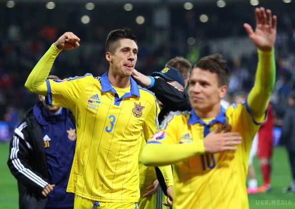  Перед матчем з Ісландією 5-ть футболістів покинули розташування збірної України. У розташуванні збірної України залишилося 27 гравців: