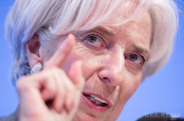 Лагард підтвердила, що рада МВФ найближчим часом розгляне можливість виділення траншу Україні. Точна сума траншу поки невідома.
