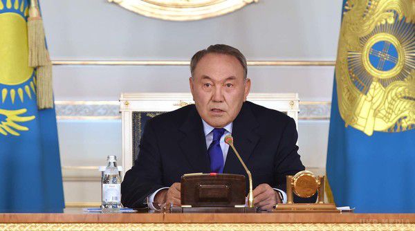 Назарбаєв готовий перервати візит у Китай і відправитися в Узбекистан - Reuters. Казахський лідер міг перервати свою участь в саміті G20 через новин про смерть президента Узбекистану.
