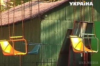 В Івано-Франківську в парку розваг сталася НП (відео). В Івано-Франківську на атракціоні травмувалися дві школярки. 