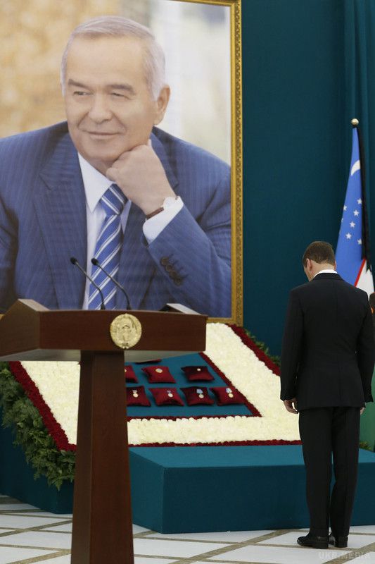 У Самарканді поховали президента Узбекистану Іслама Карімова (фото). Попрощатися з першим президентом Узбекистану приїхали глави держав і урядів низки країн.