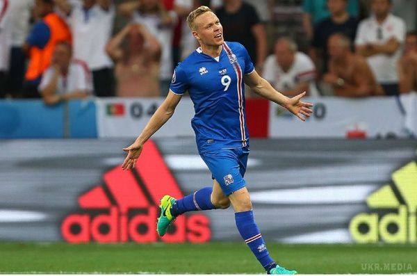 Ісландці втрачають кращого форварда перед матчем з Україною. Нападник збірної Ісландії Кольбейн Сігторссон пропустить матч проти збірної України в рамках відбору на Чемпіонат світу-2018, який відбудеться 5 вересня.